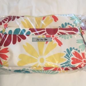 Ju-Ju-Be Hobobe in Flower Power